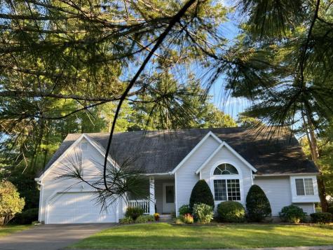 28 Edgewood Court Simsbury CT 06070