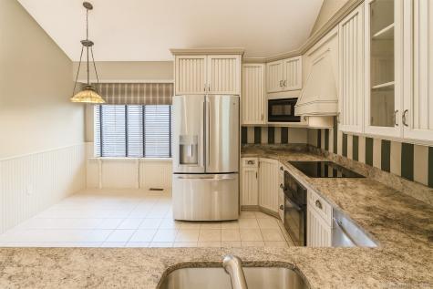 28 Edgewood Court Simsbury CT 06070