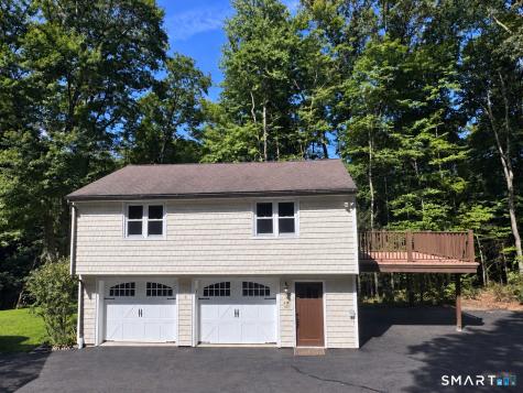 22 Peaceable Street Redding CT 06896