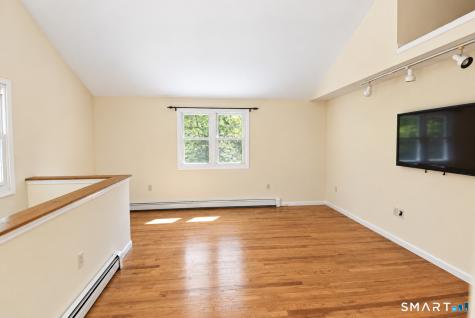 22 Peaceable Street Redding CT 06896