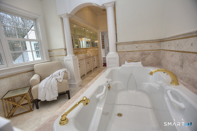 637 Valley Road New Canaan CT 06840