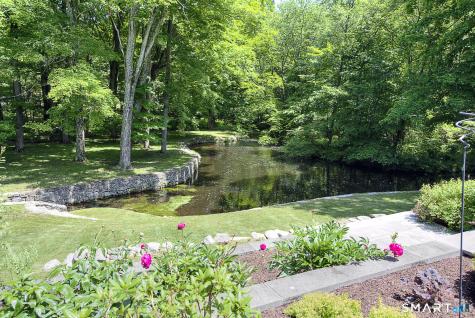 637 Valley Road New Canaan CT 06840