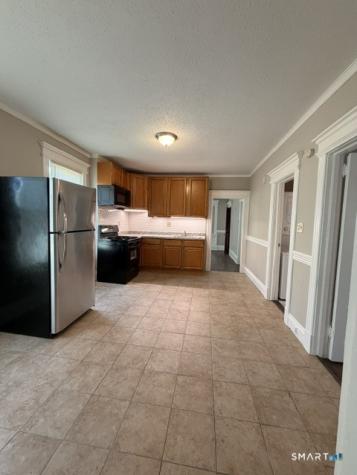 370 Maple Avenue Hartford CT 06114