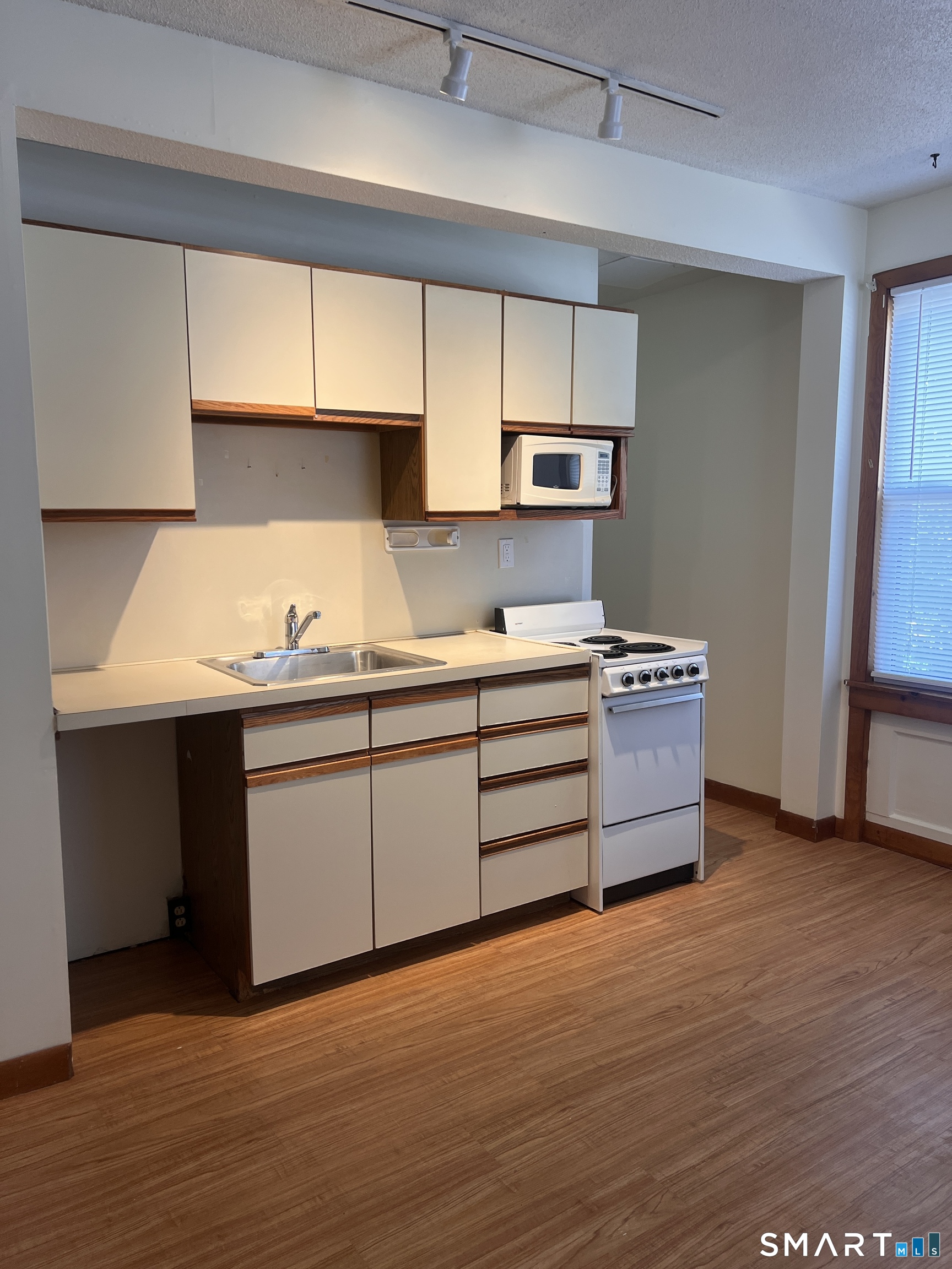 49 Ledyard Avenue Groton CT 06340