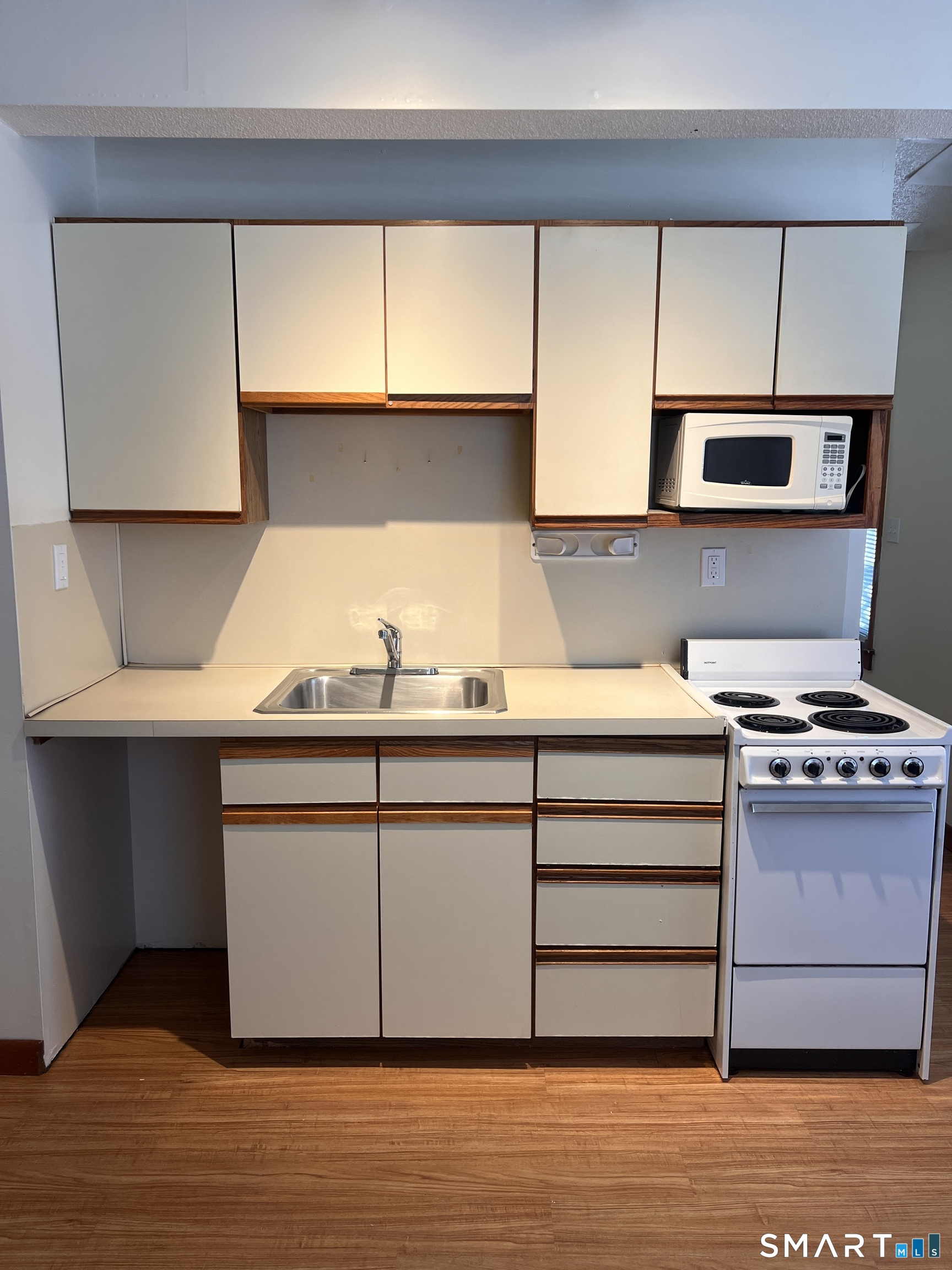 49 Ledyard Avenue Groton CT 06340