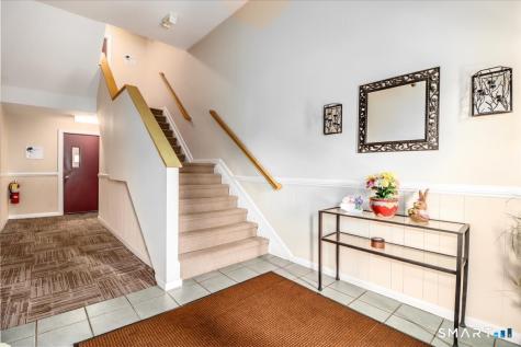 17 Fordyce Court New Milford CT 06776