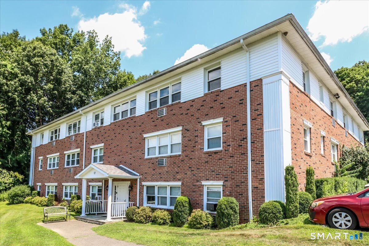 17 Fordyce Court New Milford CT 06776