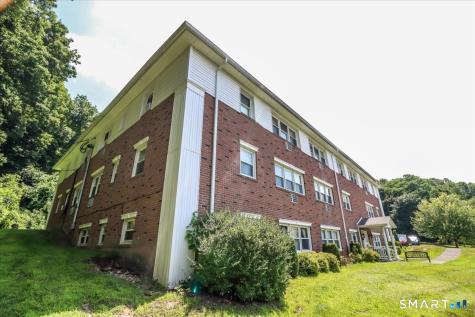 17 Fordyce Court New Milford CT 06776