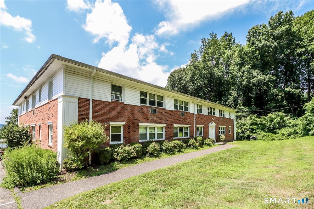 17 Fordyce Court New Milford CT 06776