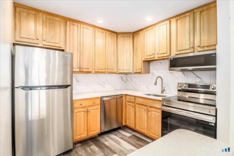 17 Fordyce Court New Milford CT 06776