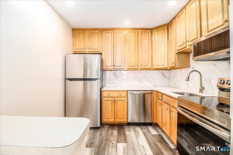 17 Fordyce Court New Milford CT 06776