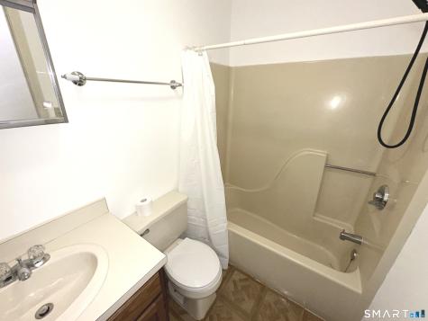243 Judd Square Wallingford CT 06492