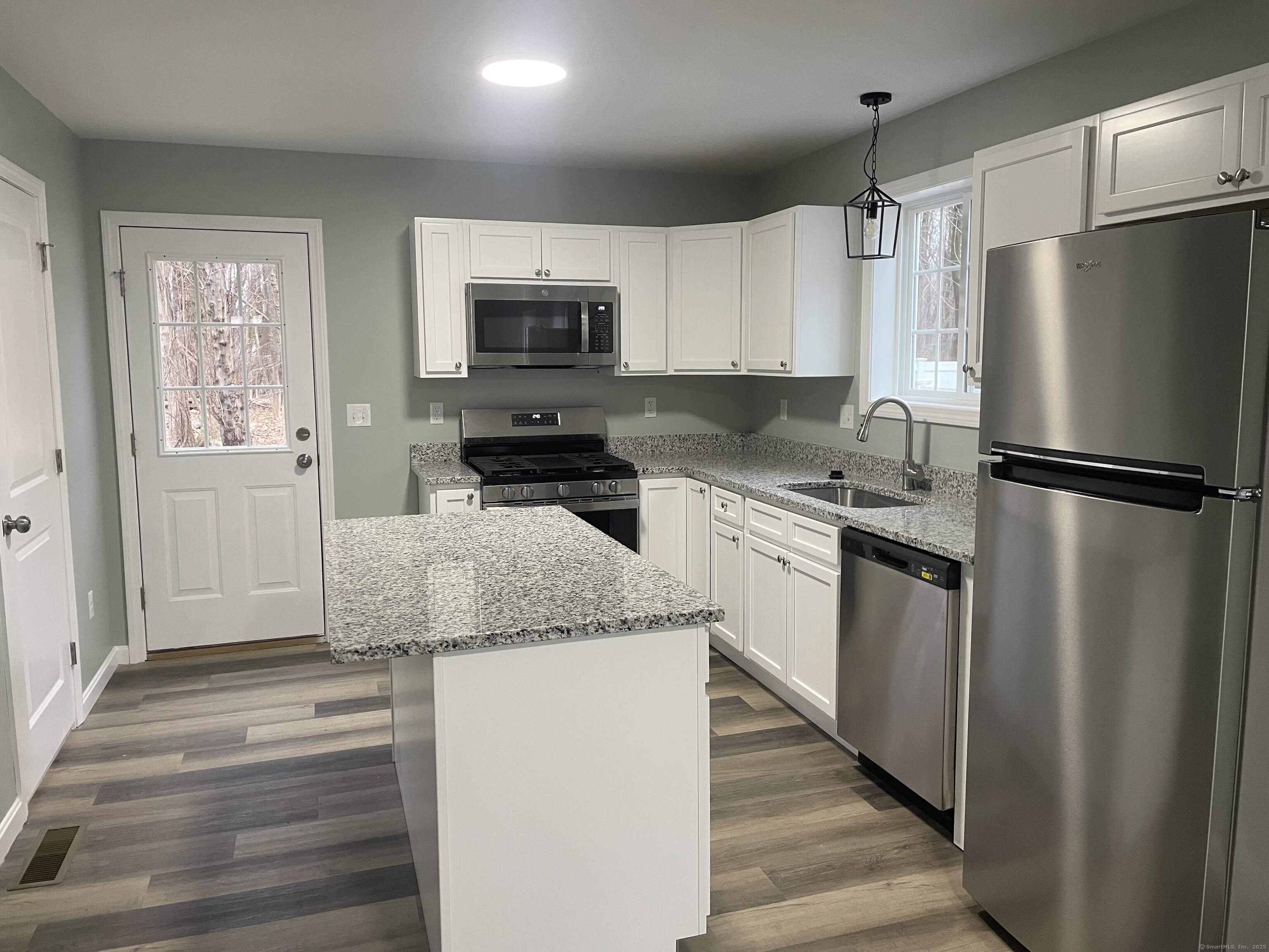 82 Park Avenue Enfield CT 06082