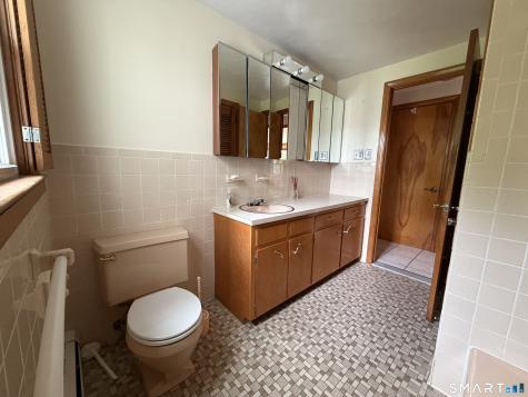 133 Pinehurst Avenue New Britain CT 06053