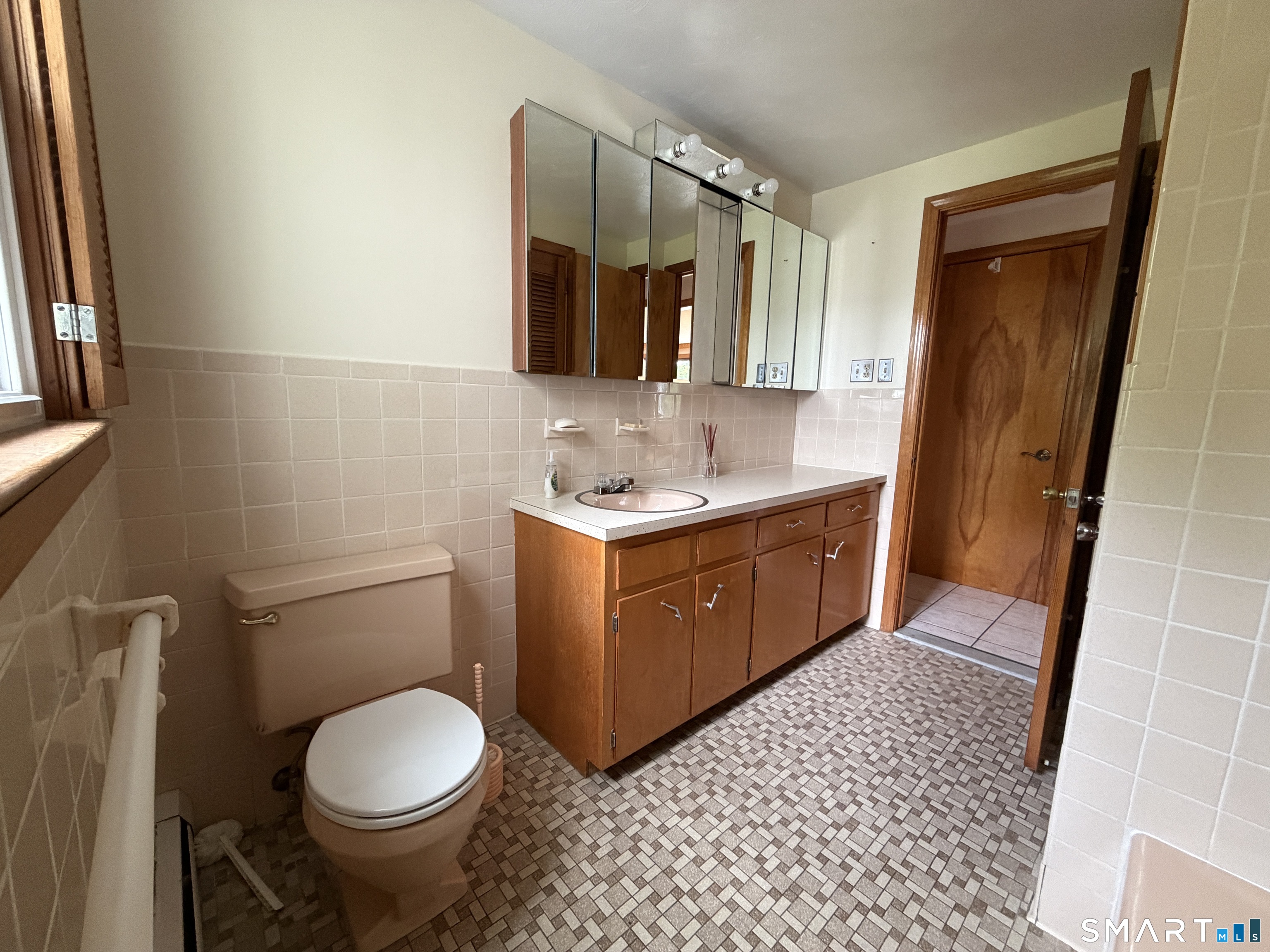 133 Pinehurst Avenue New Britain CT 06053