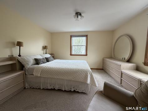 133 Pinehurst Avenue New Britain CT 06053