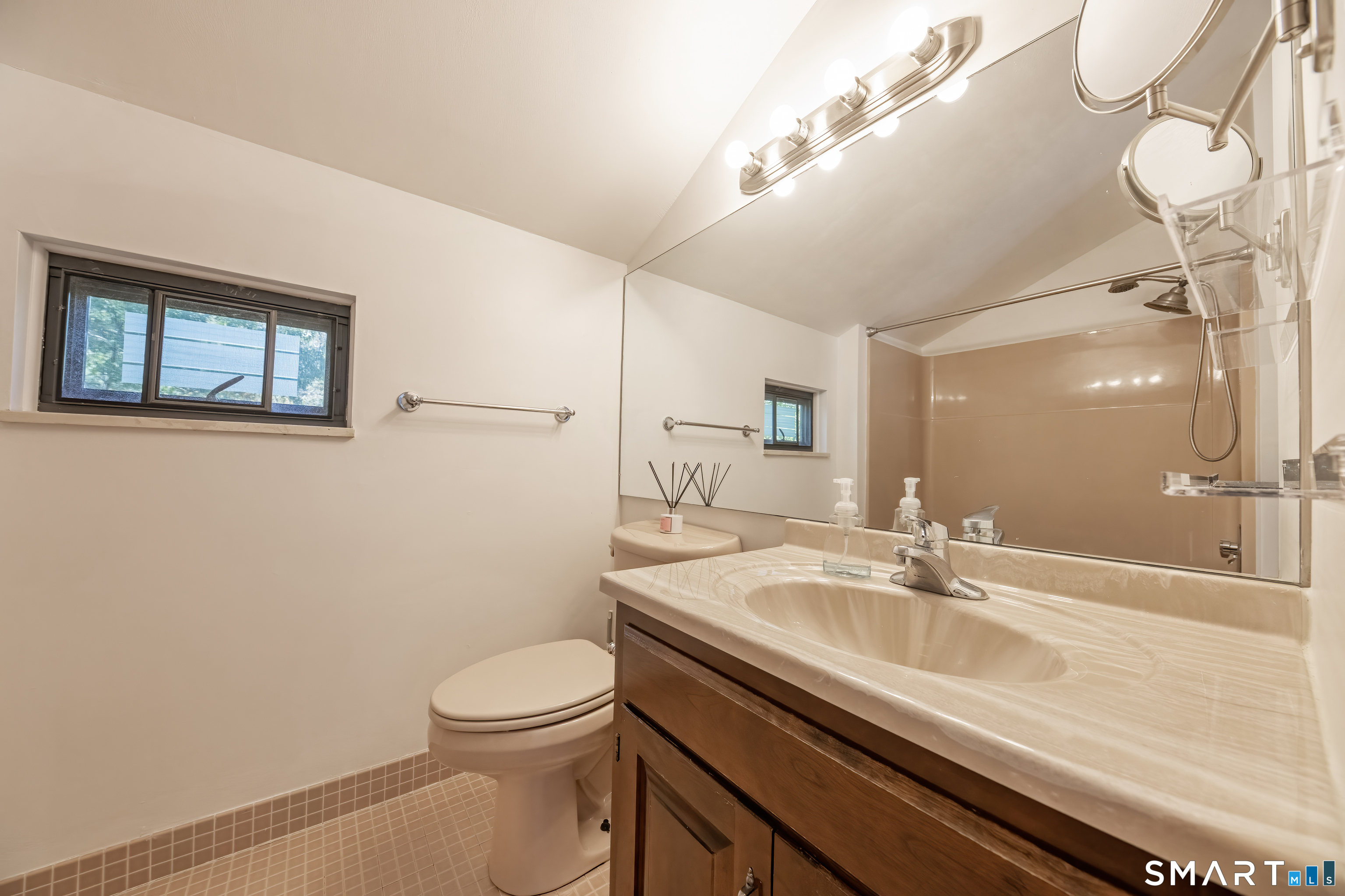 12 Harbour Village Branford CT 06405