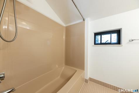 12 Harbour Village Branford CT 06405