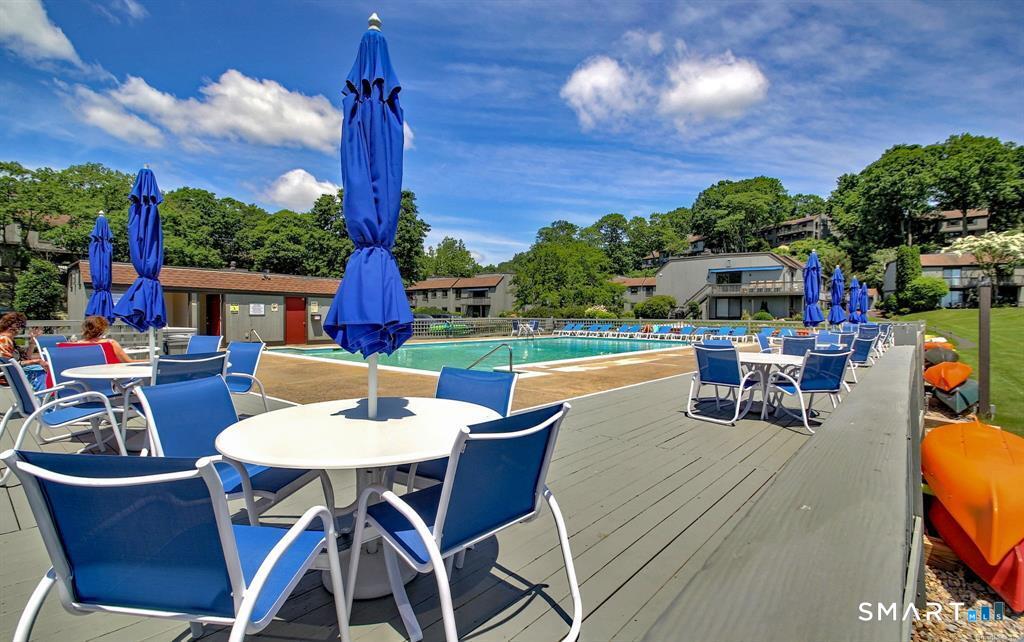 12 Harbour Village Branford CT 06405