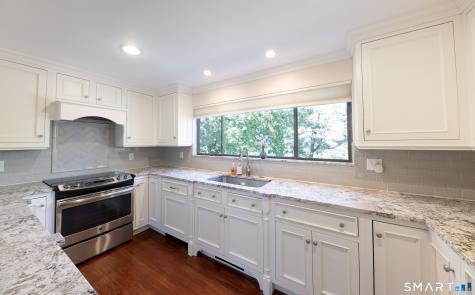 12 Harbour Village Branford CT 06405