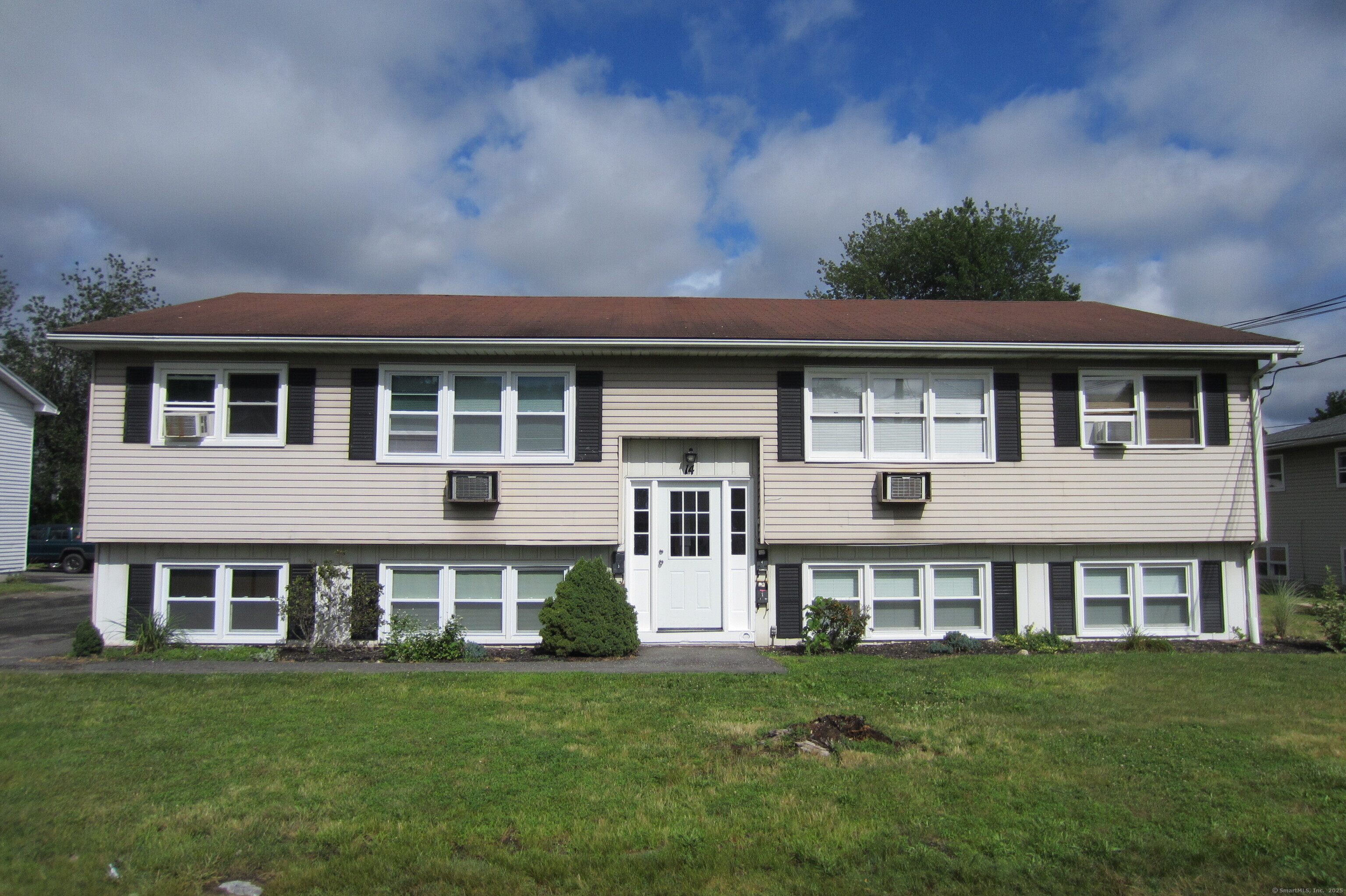 14 Elmview Circle Waterbury CT 06708