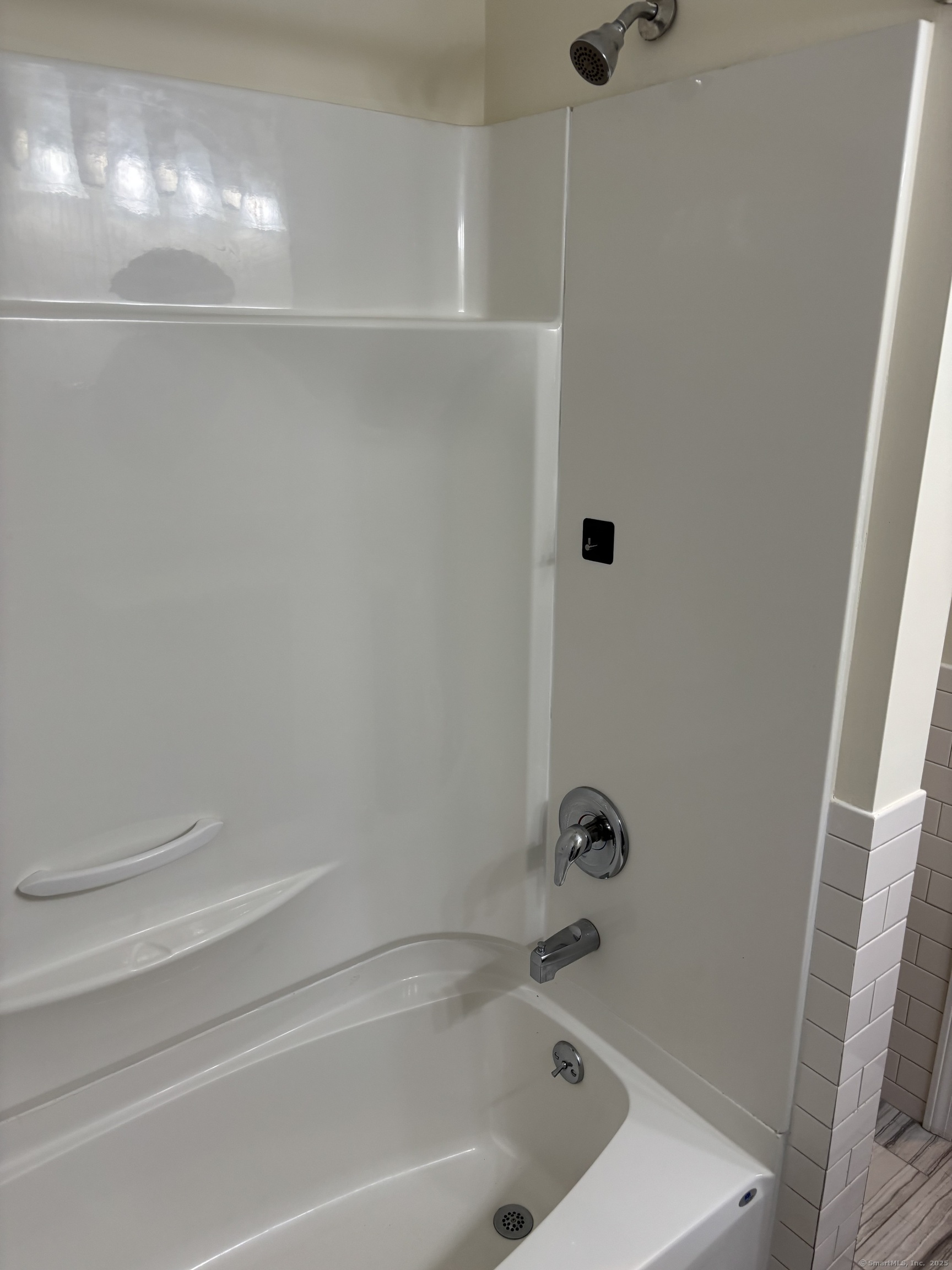 14 Elmview Circle Waterbury CT 06708