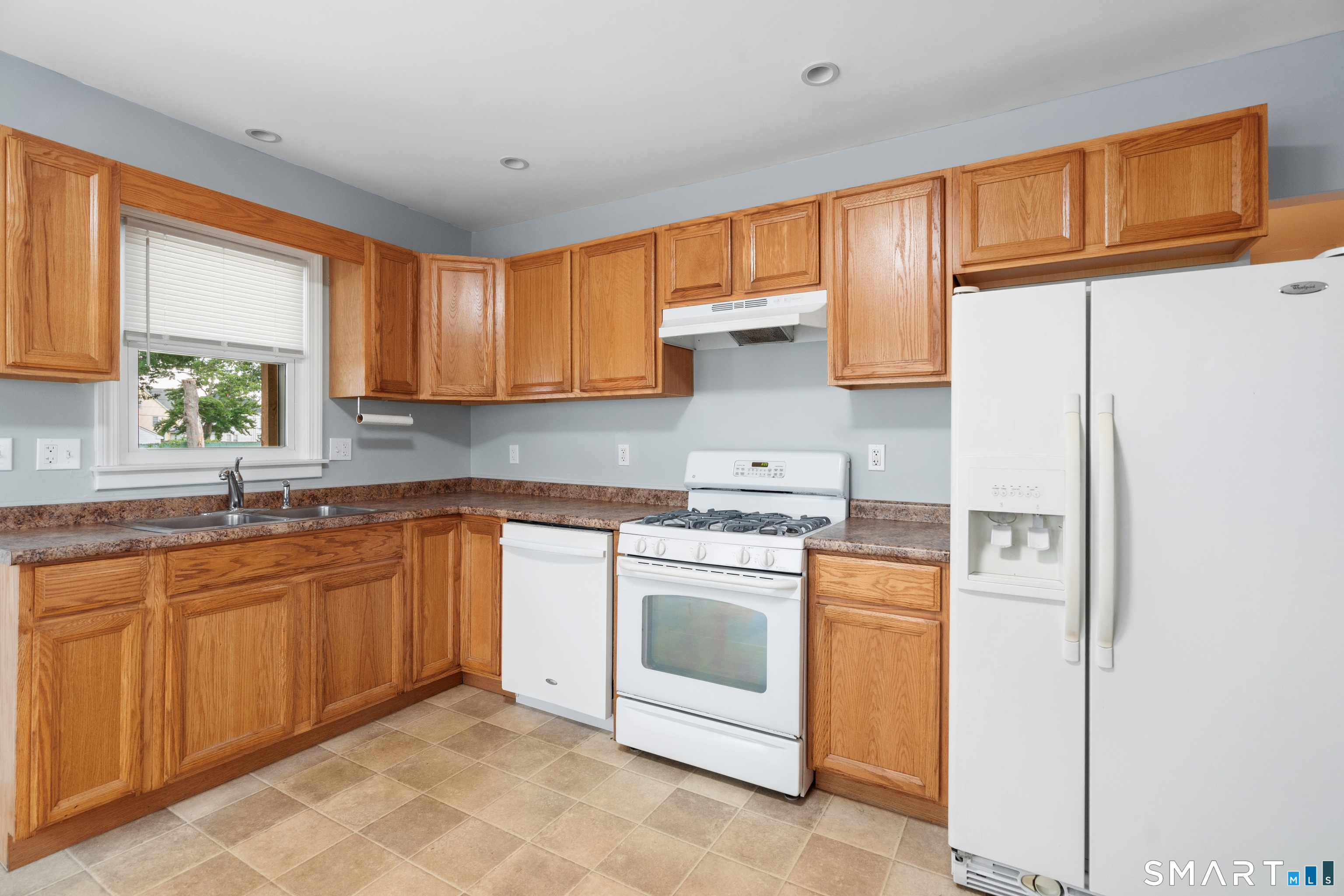 15 Summit Street Manchester CT 06040