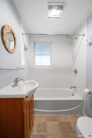 15 Summit Street Manchester CT 06040