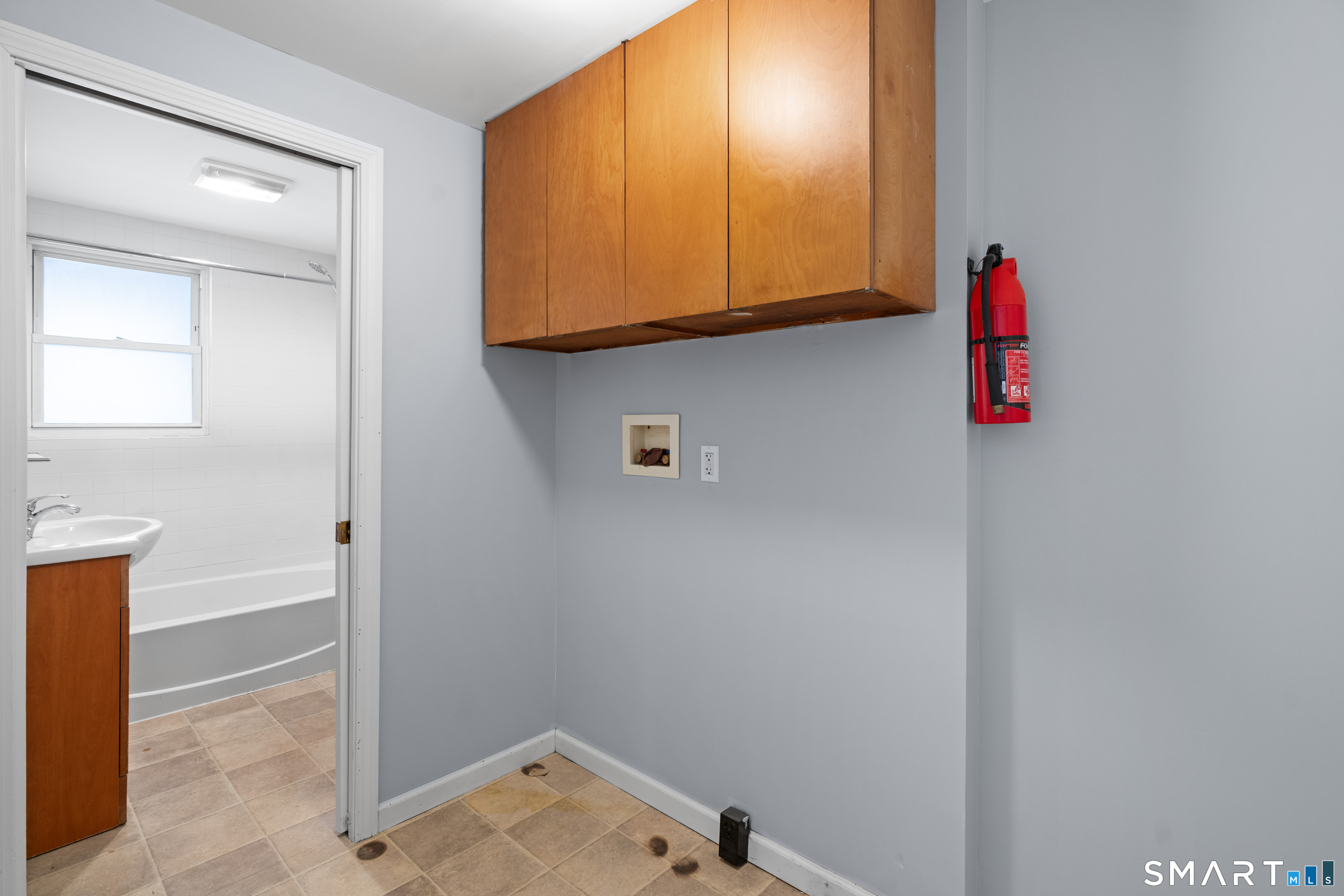 15 Summit Street Manchester CT 06040