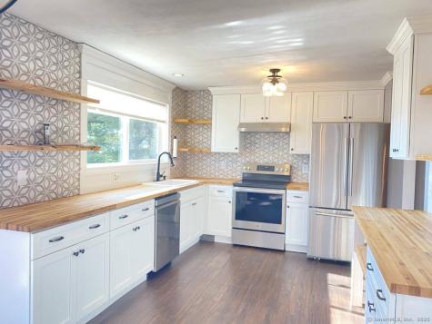 10 Fleetwood Drive Danbury CT 06810