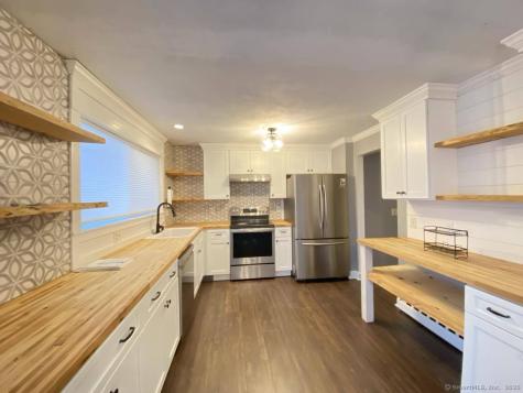 10 Fleetwood Drive Danbury CT 06810