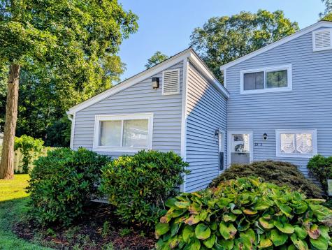 15 Kent Court Ashford CT 06278