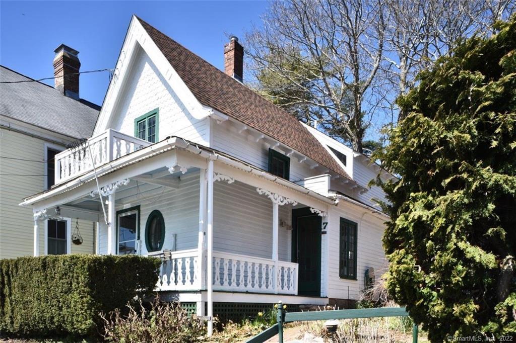 17 Halls Point Road Branford CT 06405