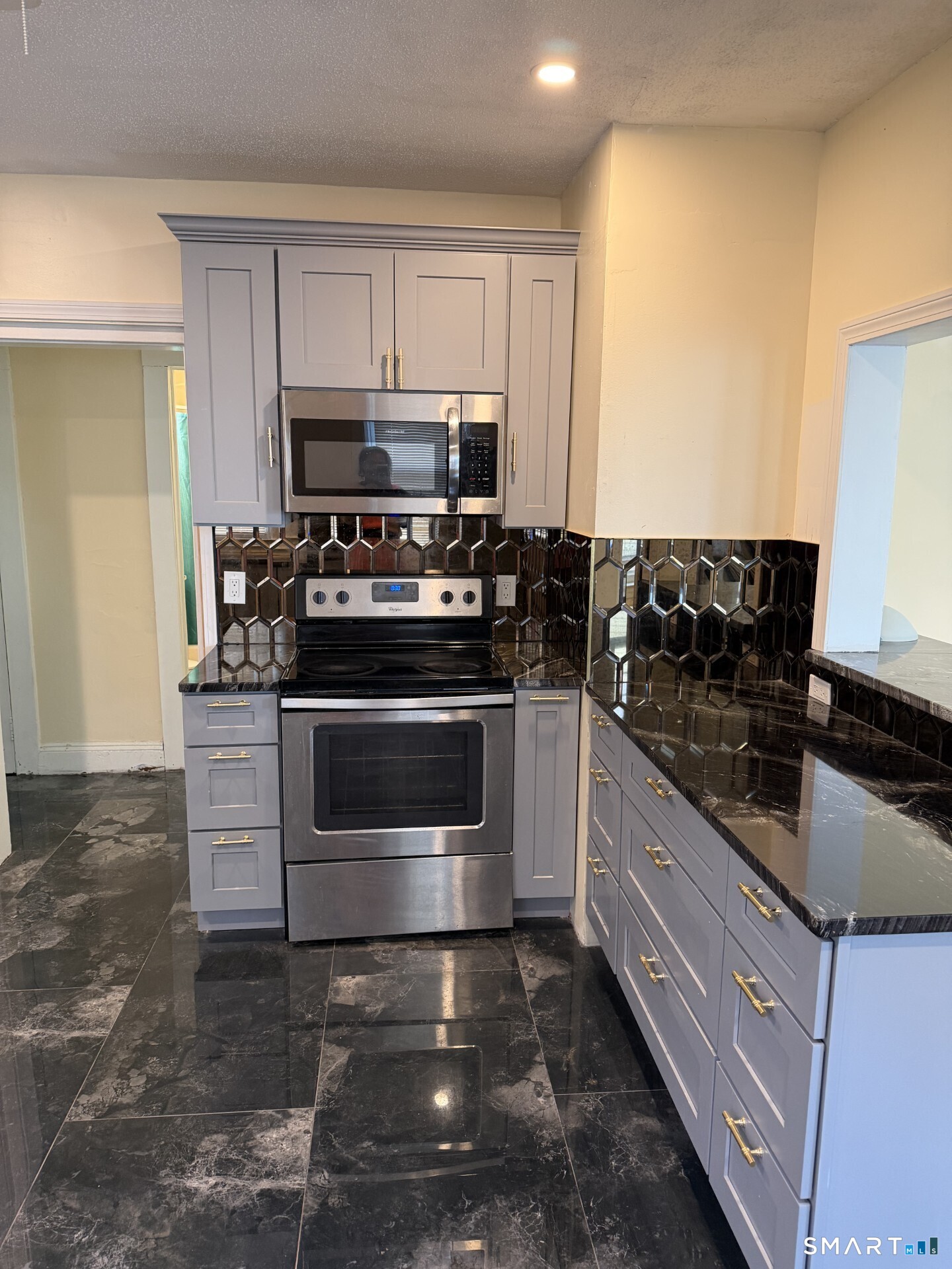 452 Hillside Avenue Hartford CT 06106