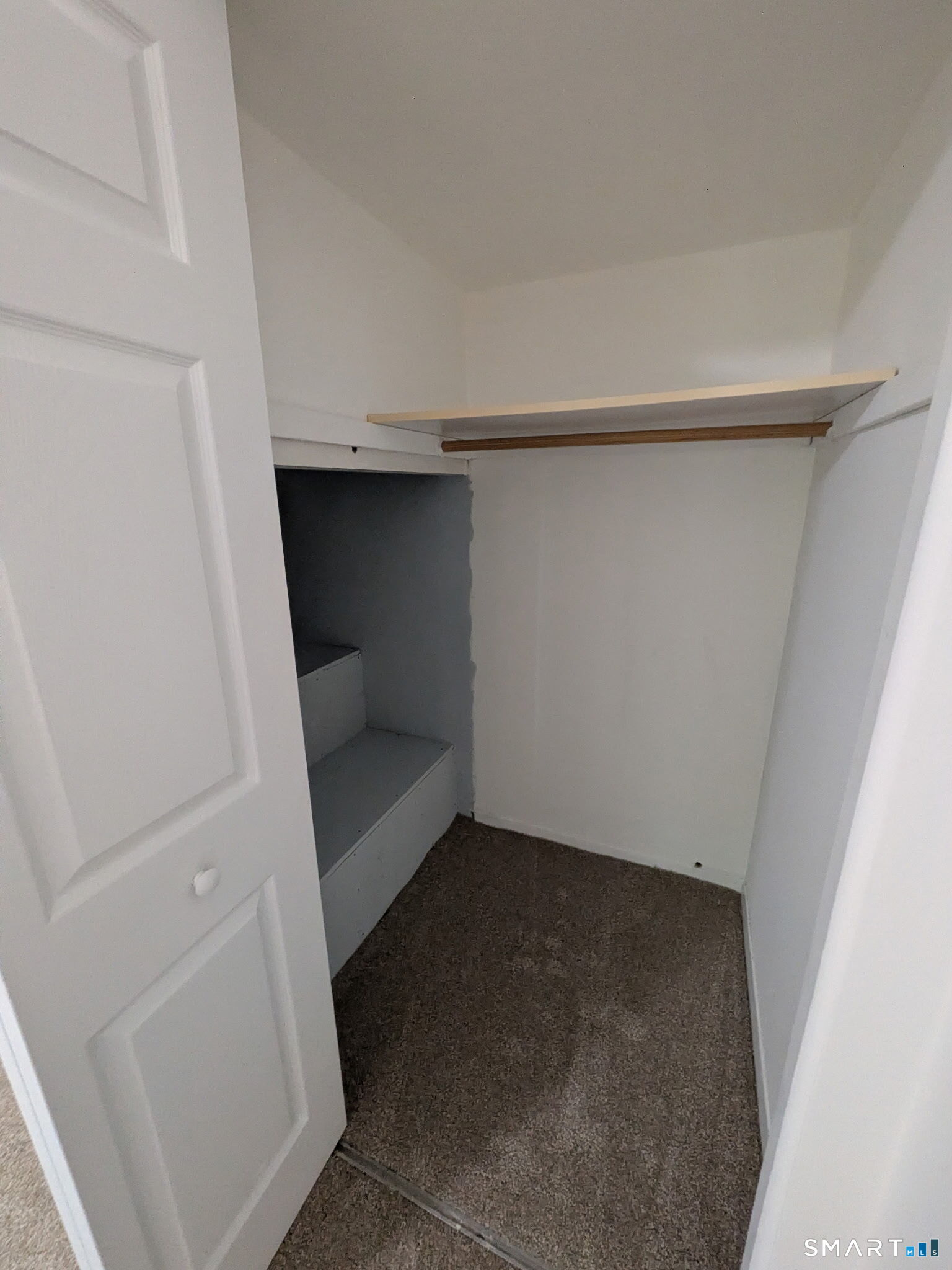 61 Dover Court Branford CT 06405