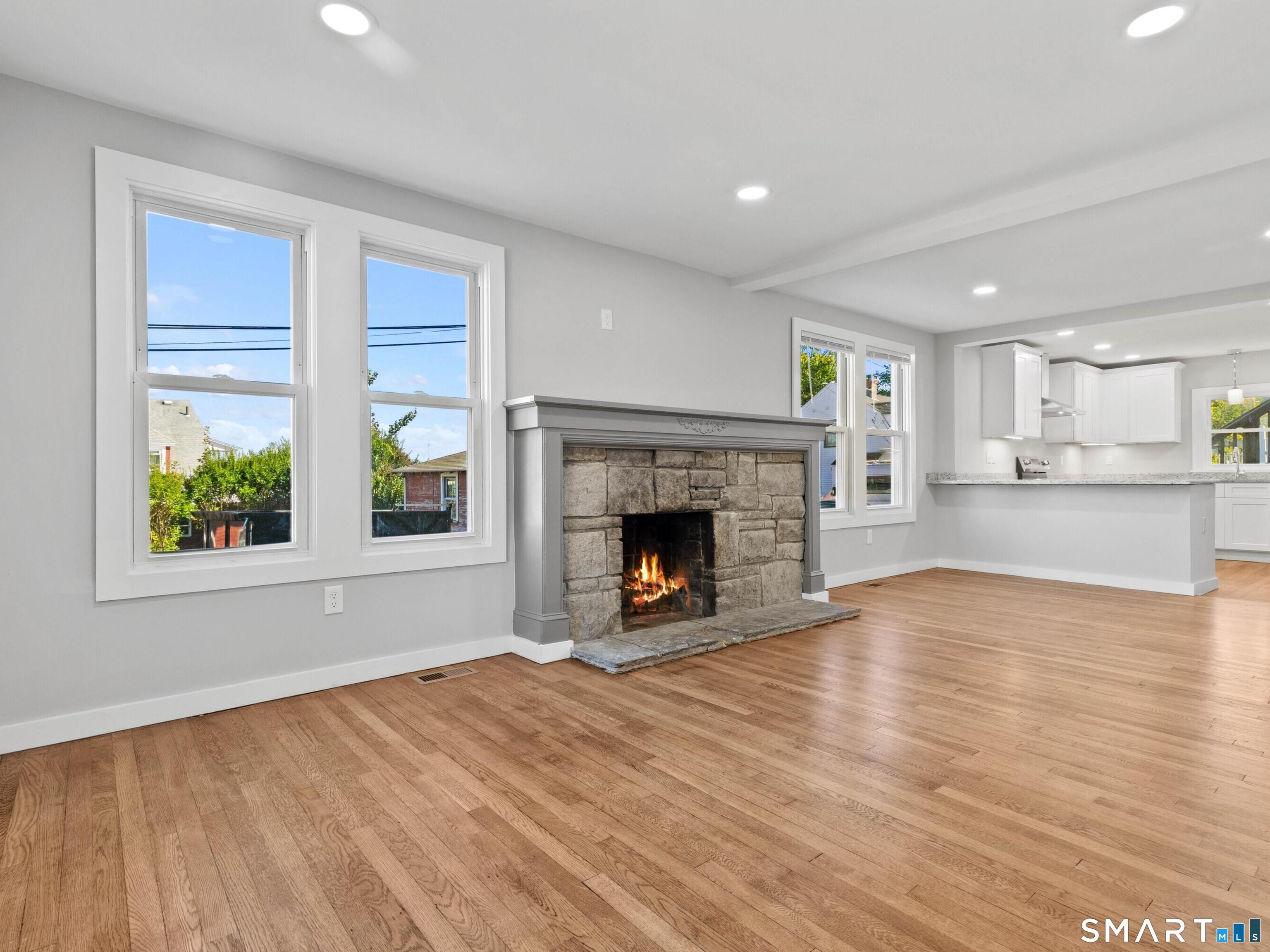 16 School Street New London CT 06320