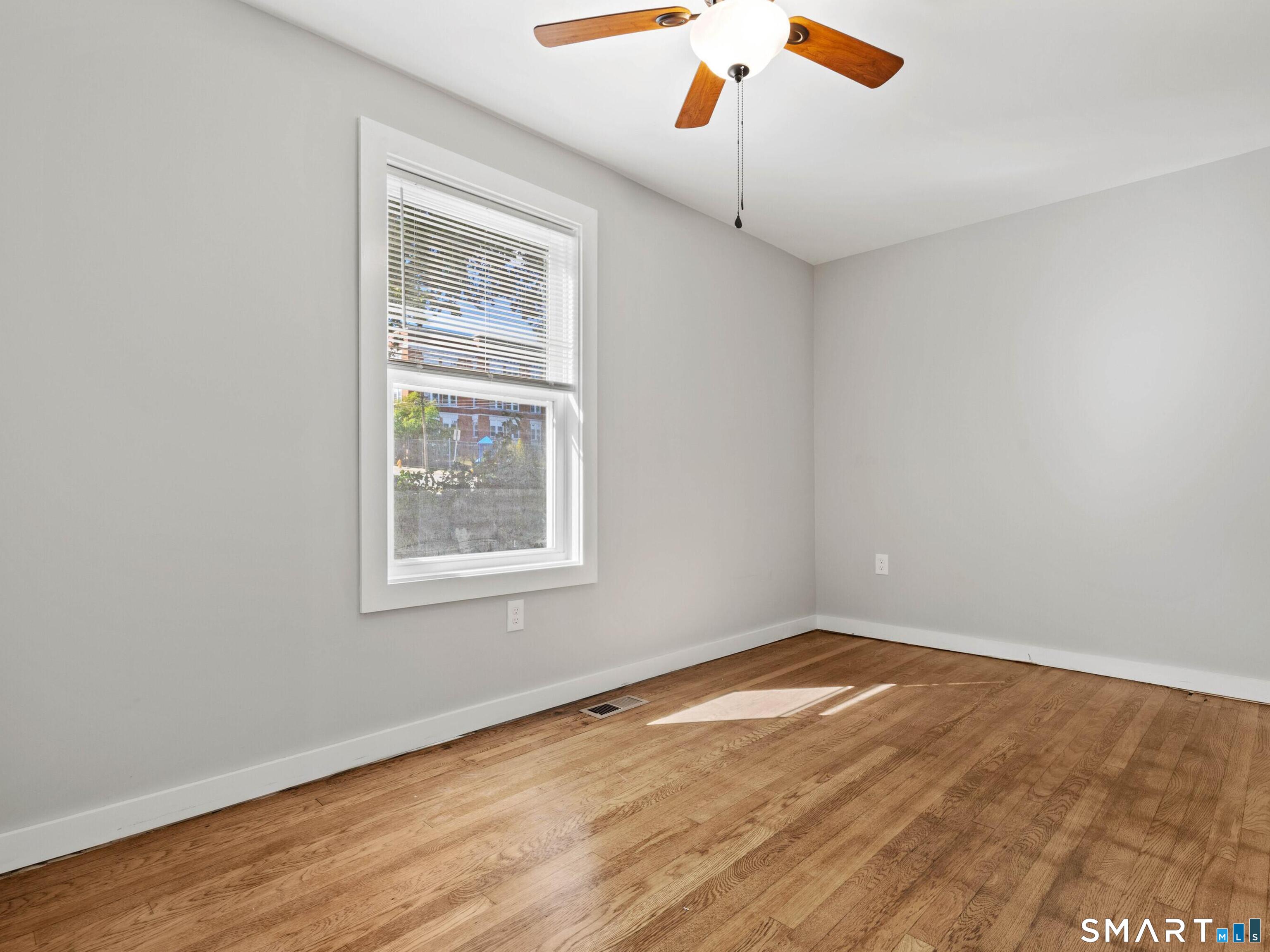 16 School Street New London CT 06320