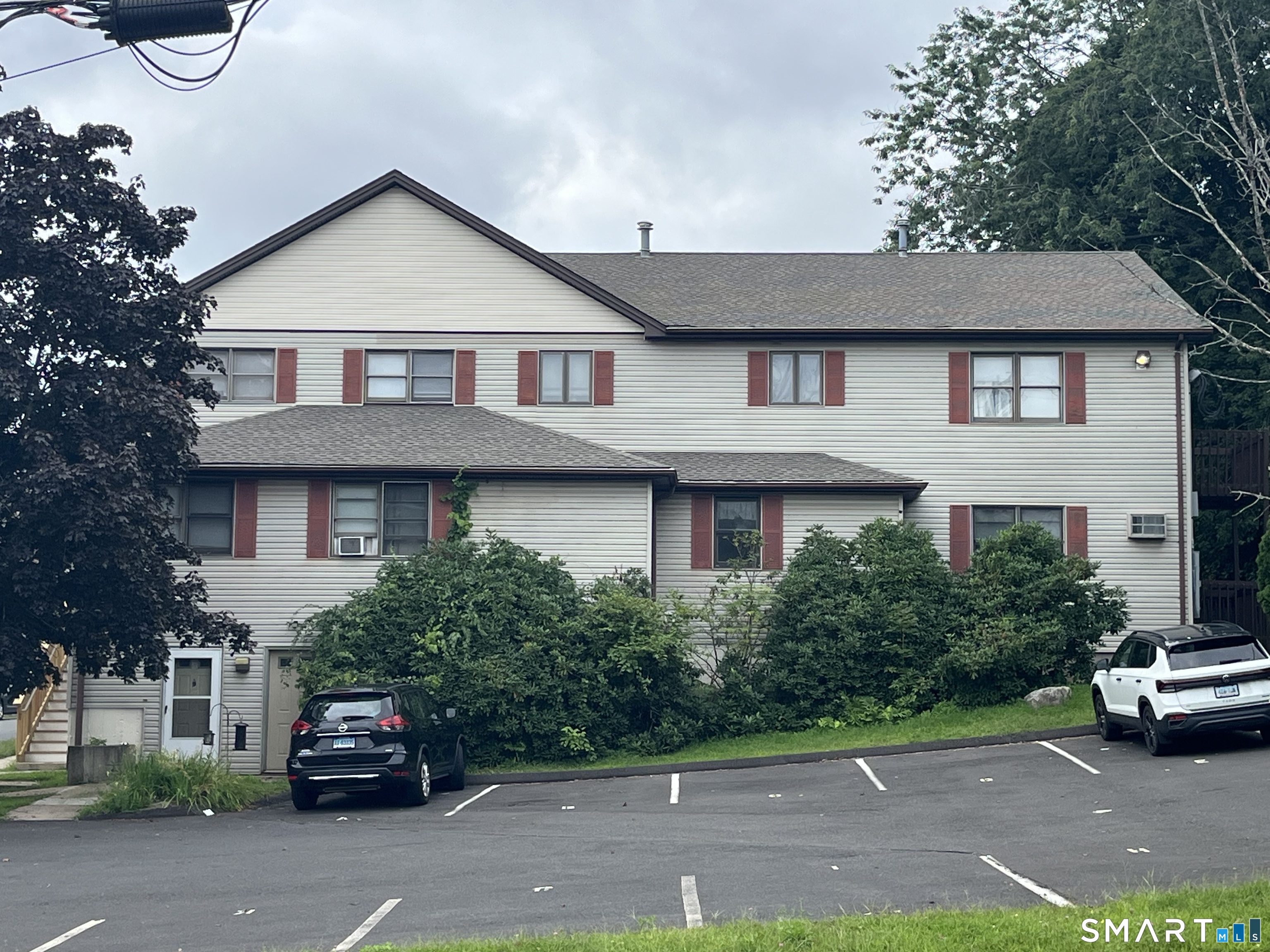 31 Divinity Street Bristol CT 06010