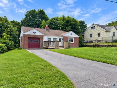 112 Ochsner Place Bridgeport CT 06606
