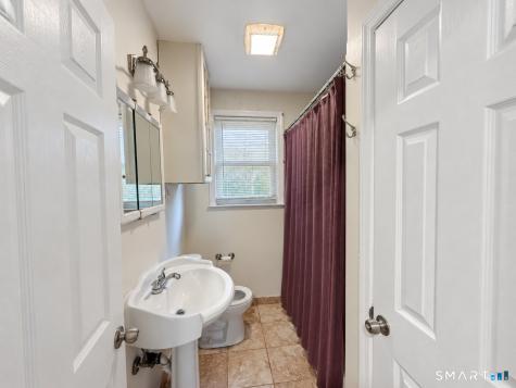 112 Ochsner Place Bridgeport CT 06606