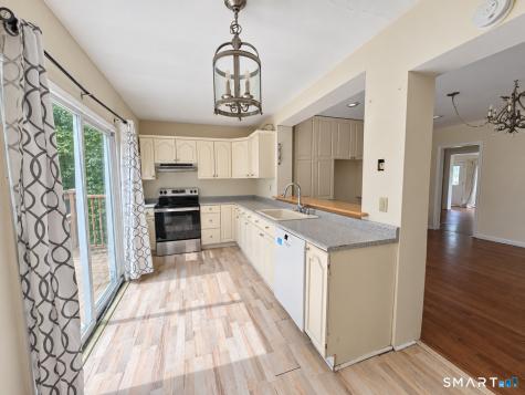 112 Ochsner Place Bridgeport CT 06606