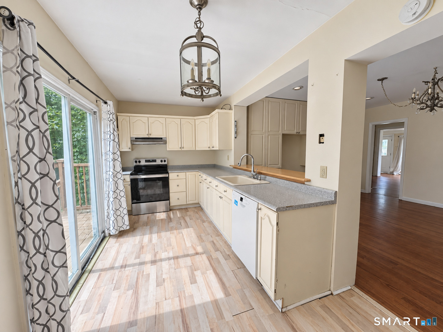 112 Ochsner Place Bridgeport CT 06606