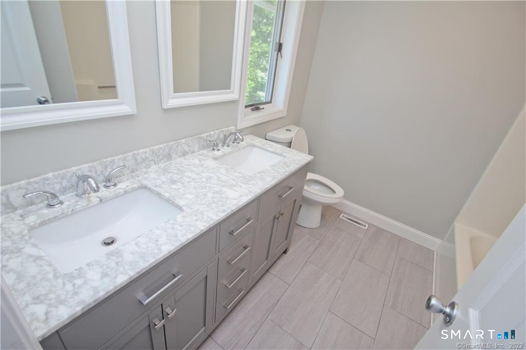 216 East Bass Lane Suffield CT 06078