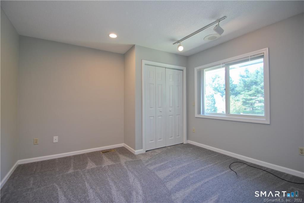 216 East Bass Lane Suffield CT 06078