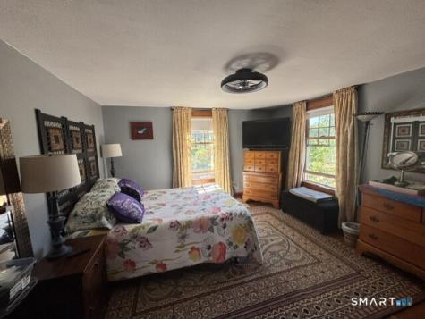 519 Montauk Avenue New London CT 06320