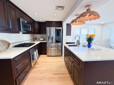 18 Field Court Milford CT 06460