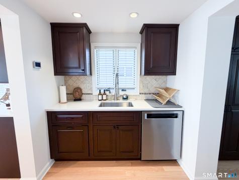 18 Field Court Milford CT 06460