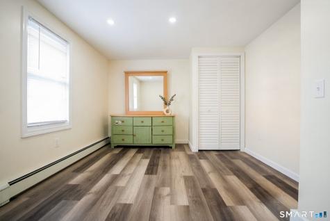 12 Smith Street Derby CT 06418