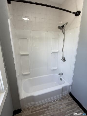 32 Main Street Simsbury CT 06081