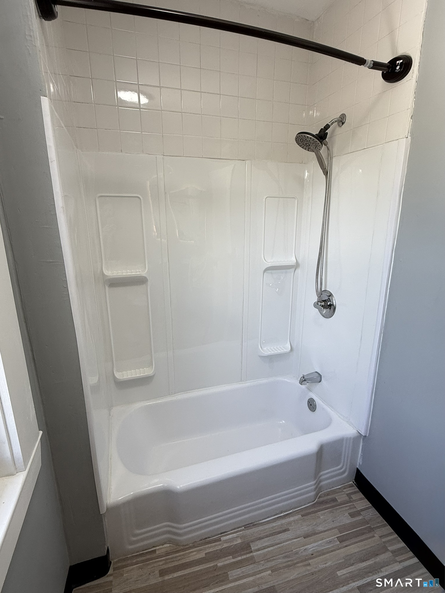 32 Main Street Simsbury CT 06081